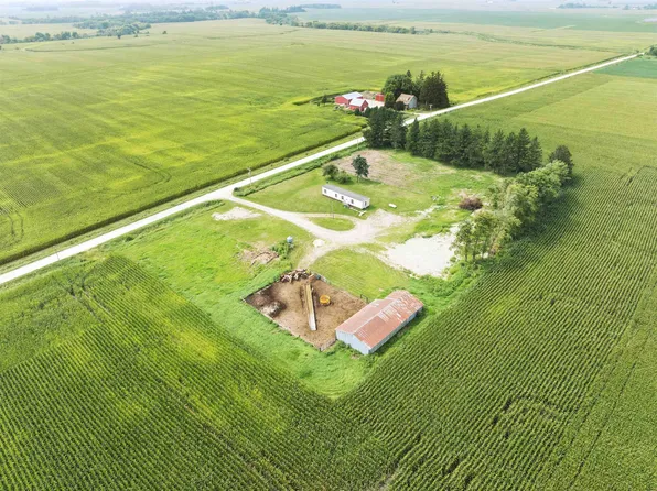 18236 90th St, Maynard, IA 50655