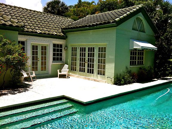 Long pool perfect for laps