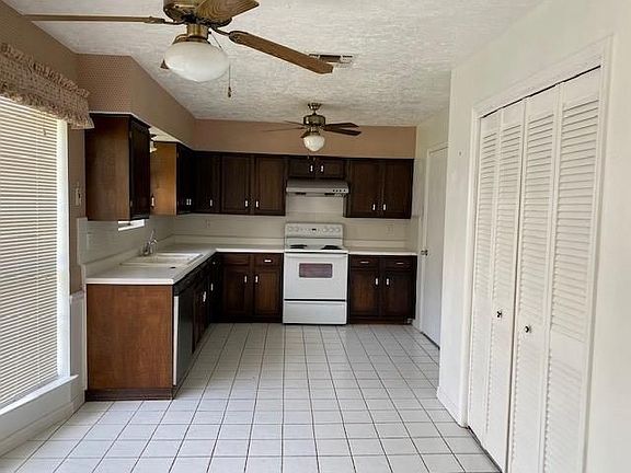 5th image of 11610 Pine Knoll Dr