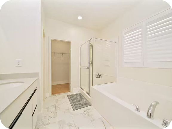 3rd image of 2844 E Murdock Ln