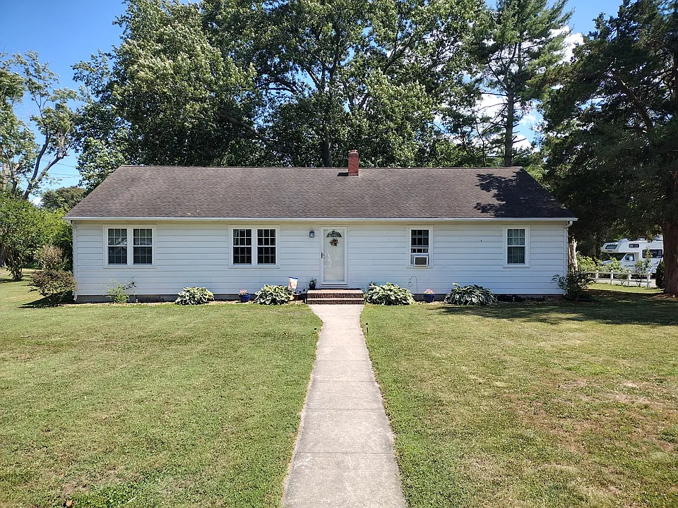 104 Lee Dr