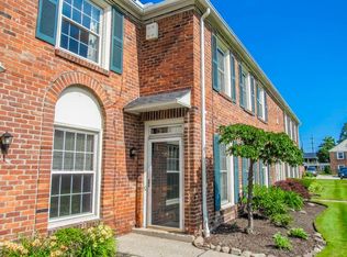 5612 Chelmsford Dr, Lyndhurst, OH 44124