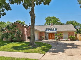 13726 Burgoyne Rd, Houston, TX 77077