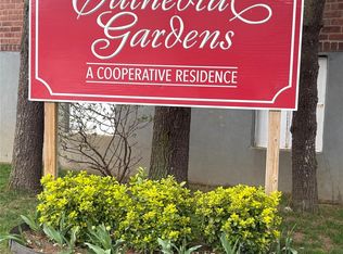 32 Cathedral Avenue #6B, Hempstead, NY 11550