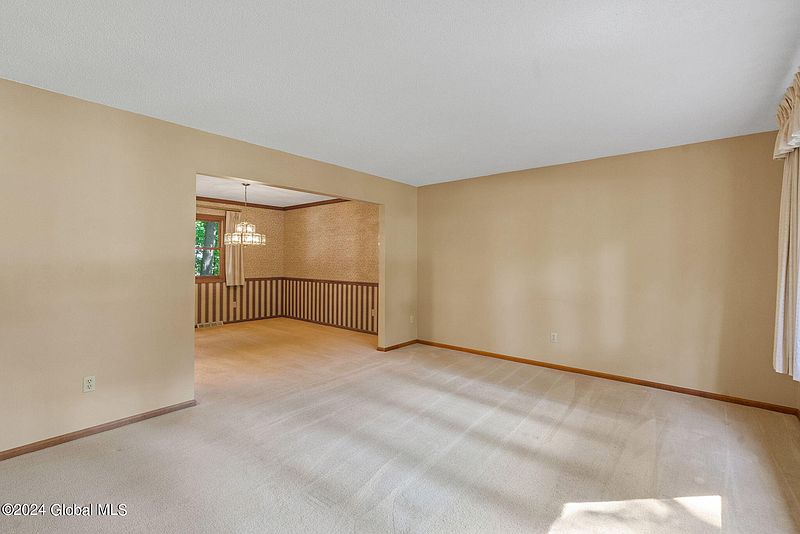 5th image of 68 Esopus Drive