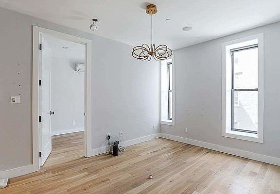 3rd image of 717 De Kalb Ave #4F