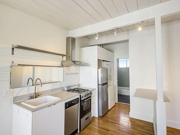 3rd image of 653 Silver Lake Blvd APT 5