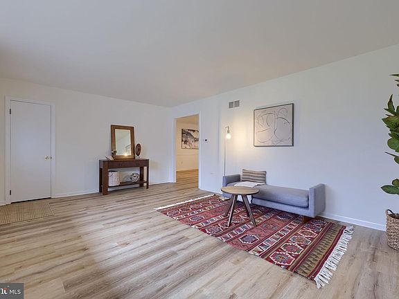 4th image of 745 Reeceville Rd