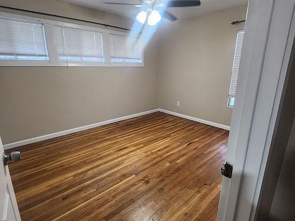 5th image of 202 Las Palmas Dr