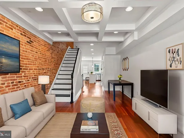 330 S Clinton St, Baltimore, MD 21224