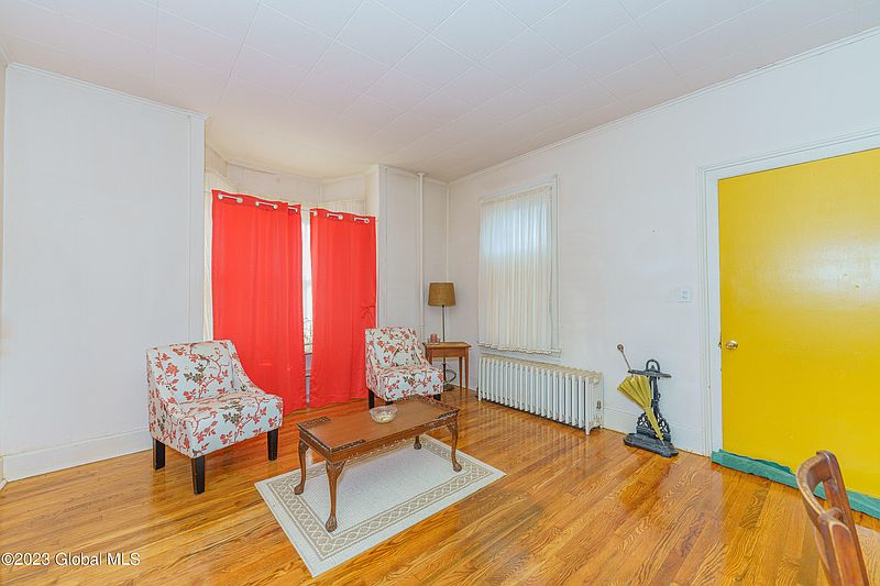 5th image of 210 S Perry Street