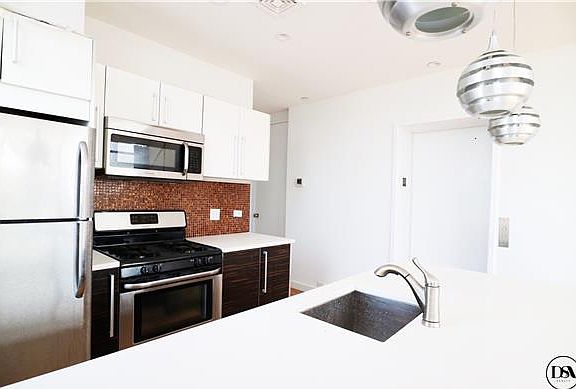 4th image of 31 Kosciuszko St APT 12A