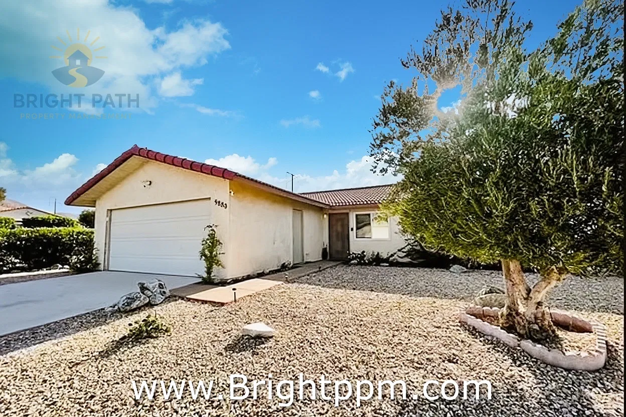 3 bed, 1352 sqft, $2,600 — Photo 2