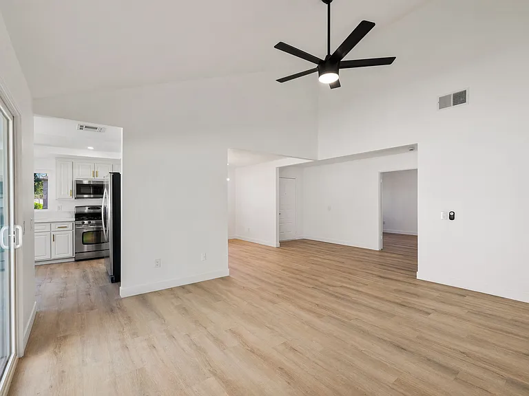 74930 San Simeon Dr — Photo 1