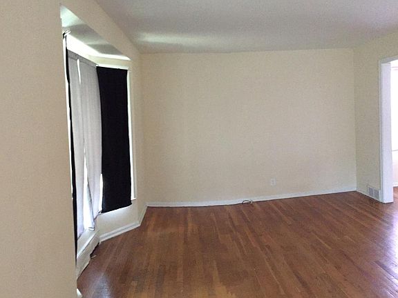 3rd image of 843 Lincoln Blvd