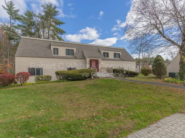 28 Carriage Dr, Simsbury, CT 06070