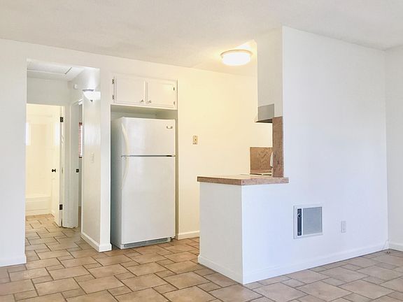 3rd image of 4346 1/2 35th St