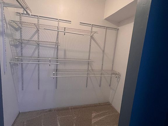 4th image of 611 Grove St