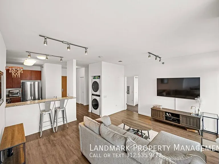 757 N Orleans St #1910 — Photo 8