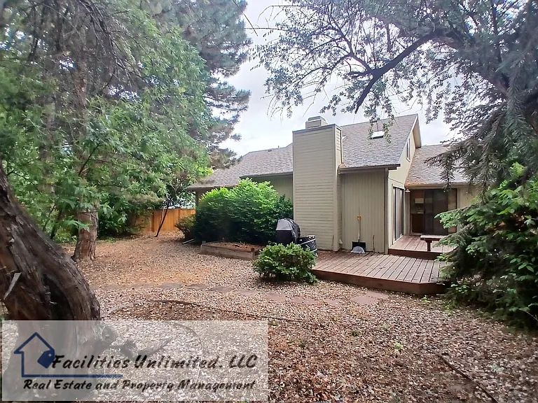 4519 Seaway Cir — Photo 19