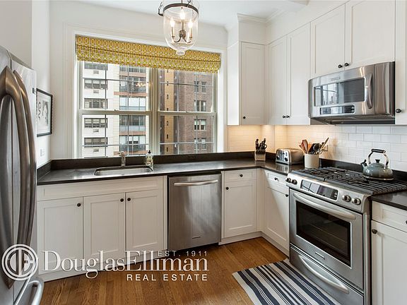 3rd image of 410 E 57th St APT 9B
