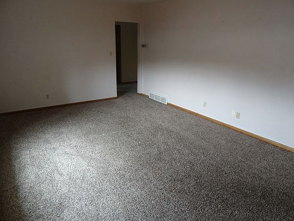 5th image of 1101 Cedar St