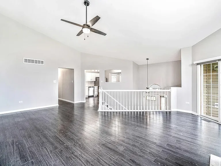 13843 Cambridge Cir — Photo 7