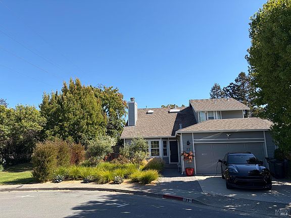 3rd image of 22 Hyannis Cove