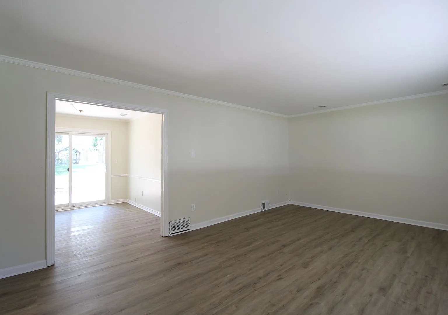 2 Bedroom 1 Bath Home In Prairie Village — Photo 3