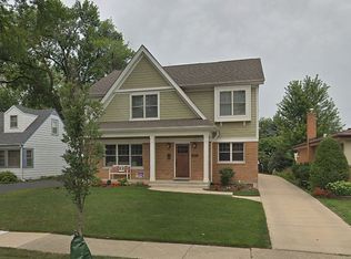 748 S Fairfield Ave, Elmhurst, IL 60126