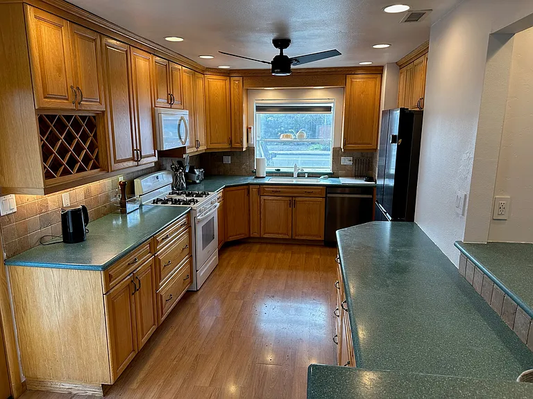 5022 Mount Etna Dr — Photo 6