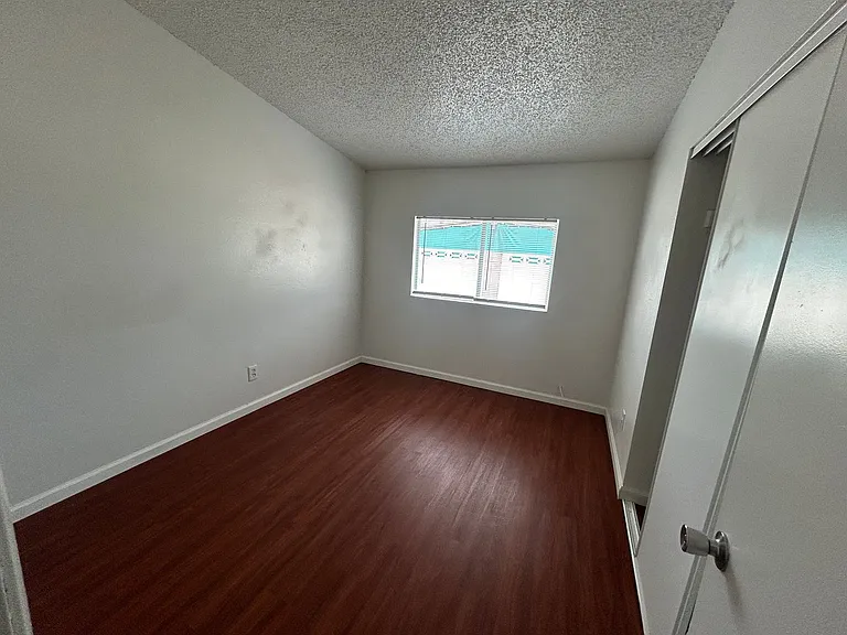 1405 E McWilliams Ave — Photo 15