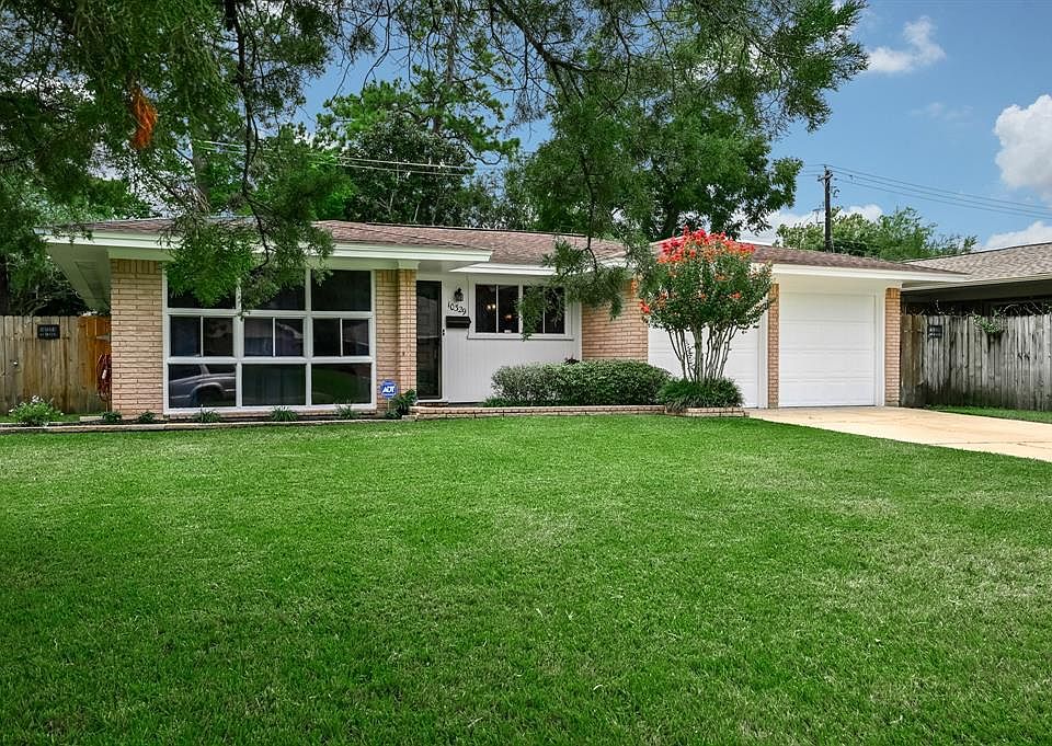 1st image of 10329 Shadow Oaks Dr
