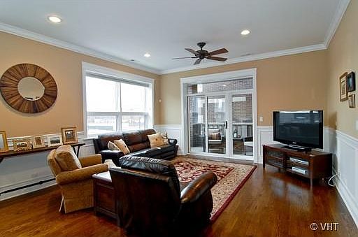 2nd image of 1952 W Cuyler Ave #301