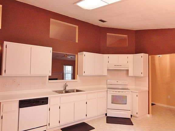 3rd image of 6026 NW 41st Dr