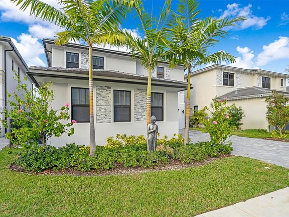 3rd image of 17565 SW 46th St