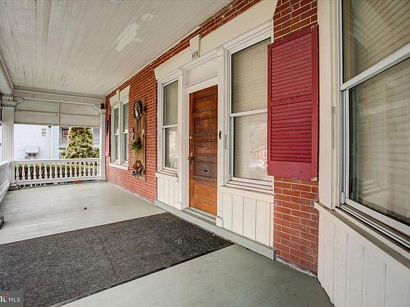 5th image of 425 Lincoln Way W