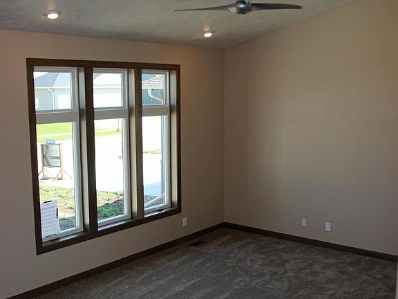 4th image of 5305 E 64th St
