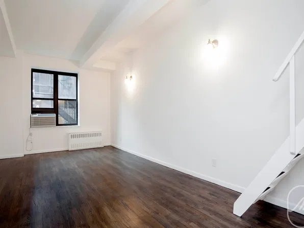 43 West 16th Street image 1 of 6