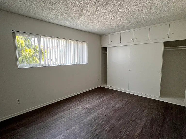 525 N Francisca Ave #6 — Photo 7