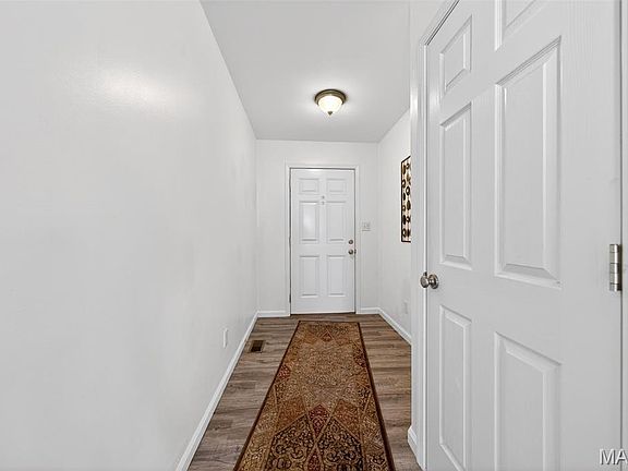 3rd image of 355 Wild Oak Dr