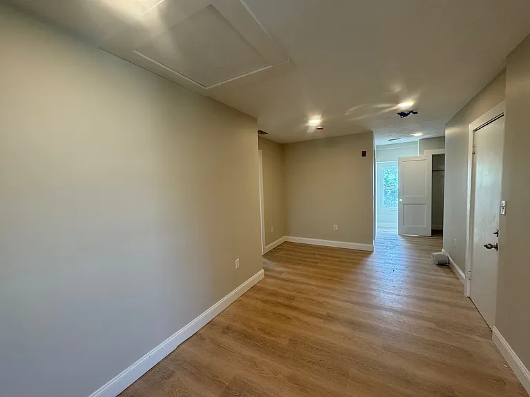 74 Washington St #8 — Photo 4