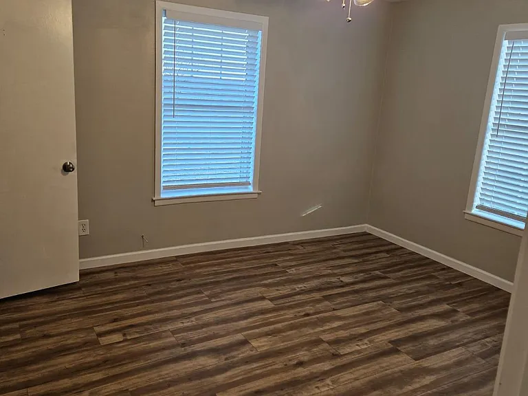 202 McElroy St — Photo 21
