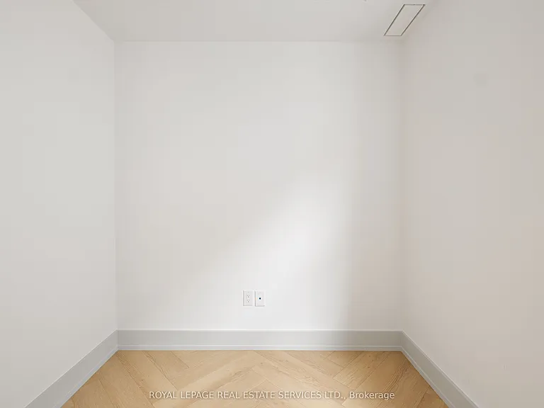32 Rowanwood Ave #4 — Photo 37
