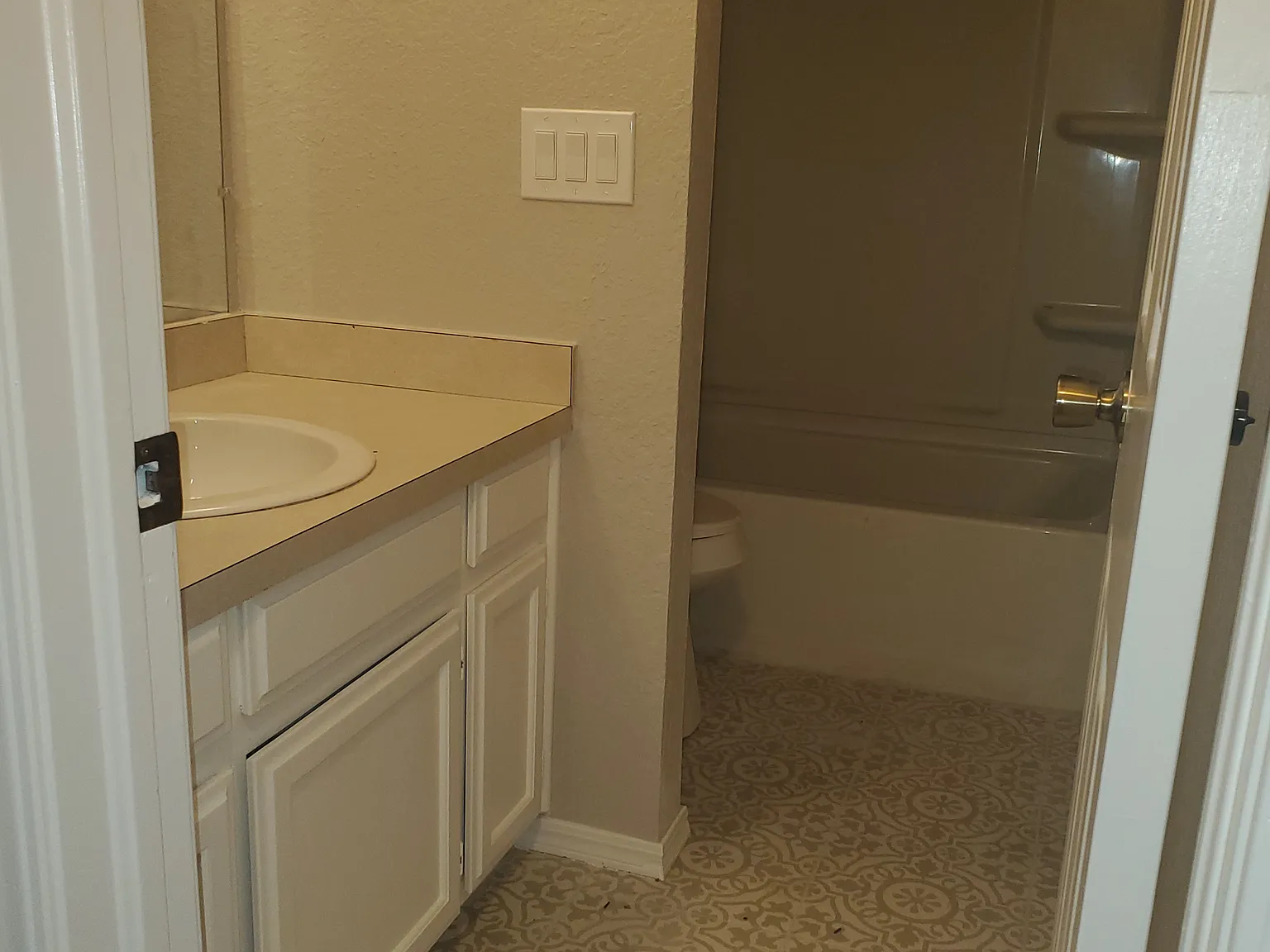 2 bed, $1,250 — Photo 4