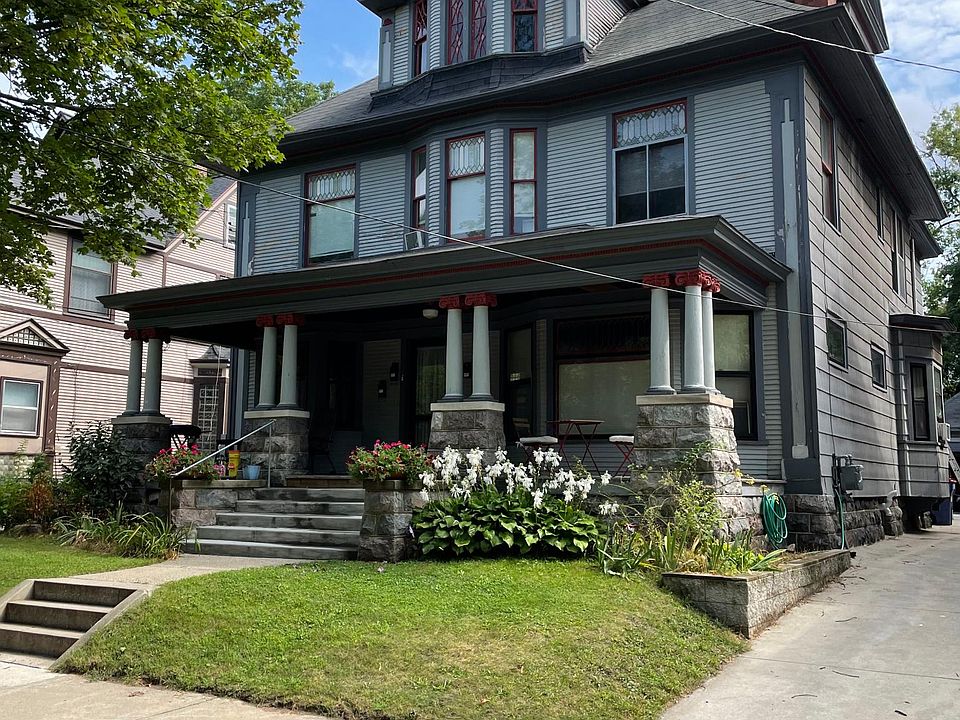 1st image of 250 Charles Ave SE #2