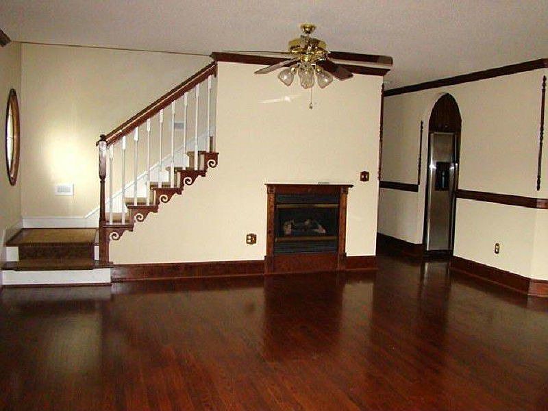 2nd image of 2334 Regency Dr