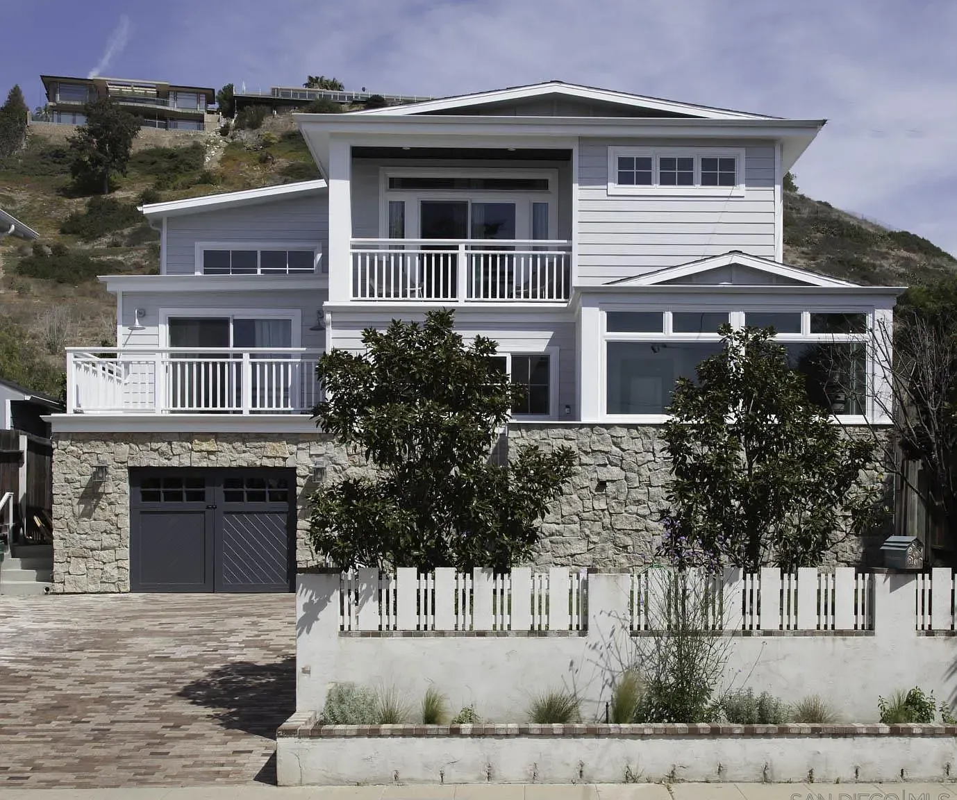 4 bed, 3.0 bath, 3200 sqft, $20,000 — Photo 1