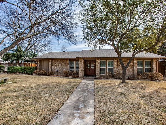 3rd image of 729 Pleasant Valley Ln
