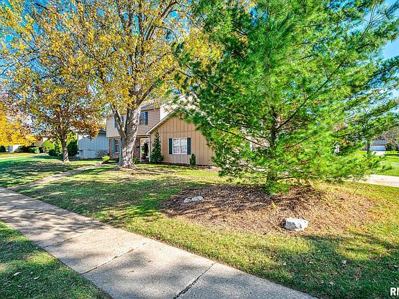 3rd image of 3304 N Chestnut Ln